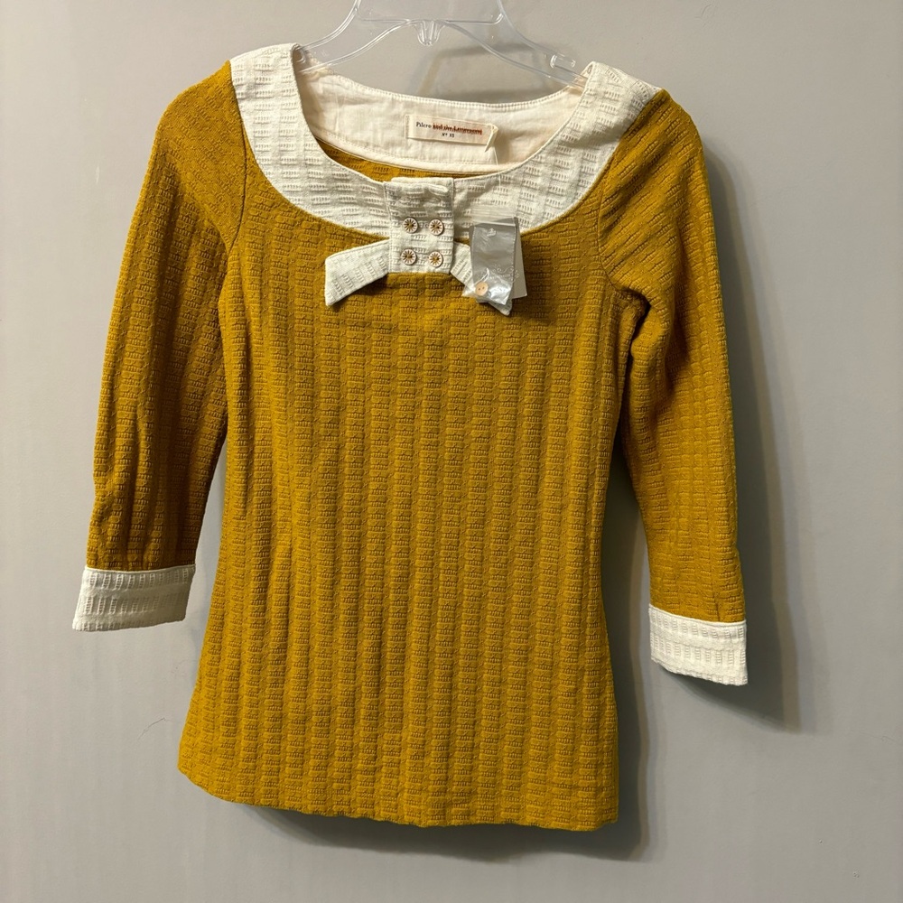 Pilcro Yellow top NWT ribboned collar XS.